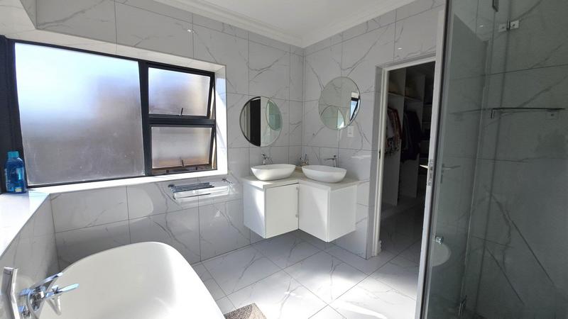 4 Bedroom Property for Sale in Leloko Lifestyle Estate North West
